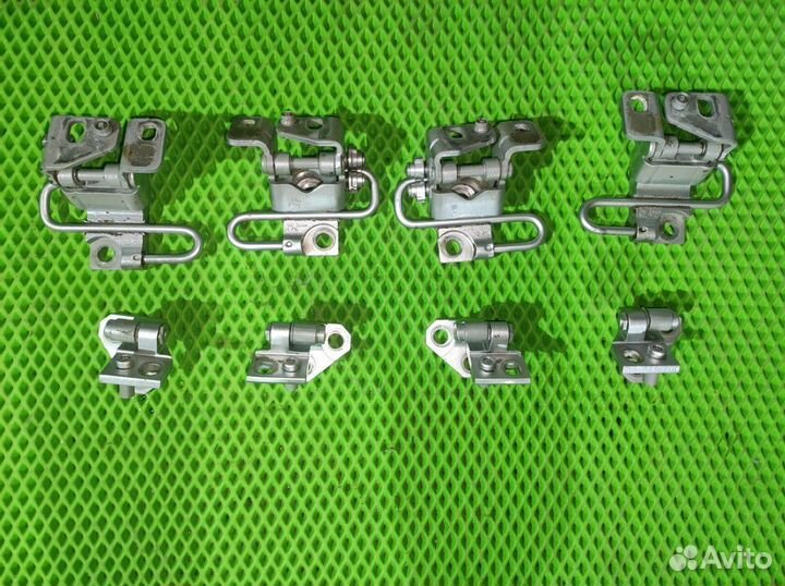 Петля двери передней задней Volkswagen Golf Plus