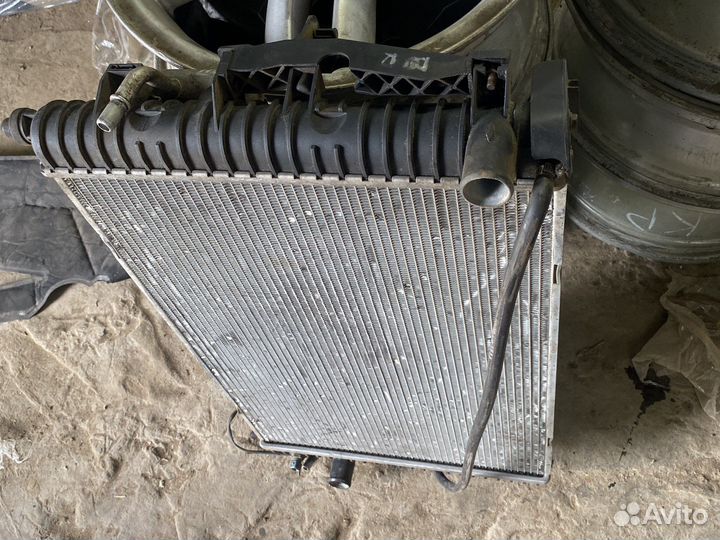 Радиатор кондиционера Land Rover Discovery 2