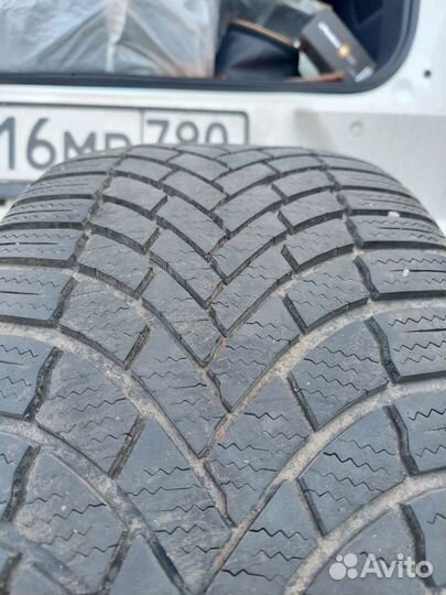 Bridgestone Blizzak LM-005 235/50 R18 101V