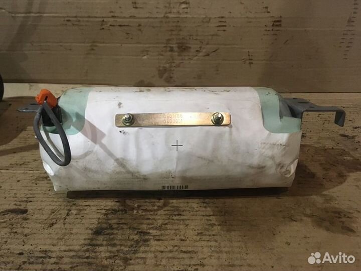 Подушка безопасности пассажирская (в торпедо) BMW