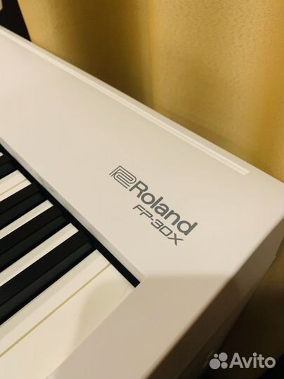 Белое Цифровое Пианино Roland FP-30X + Стойка