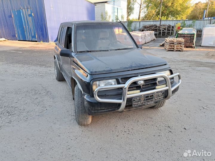 В разборе Suzuki Vitara 1: Chevrolet Geo Tracker