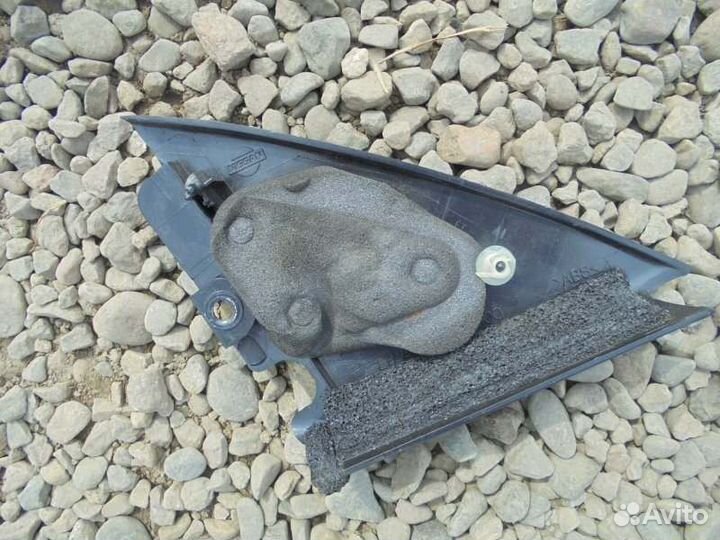 Уголок двери левый Nissan Cefiro A32 VQ20DE 1995/7