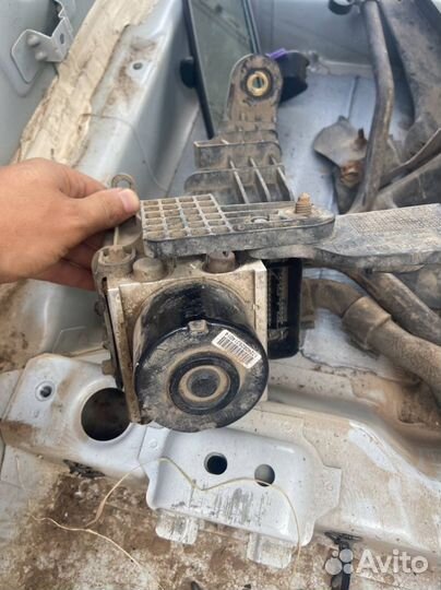 Opel Zafira B, блок ABS