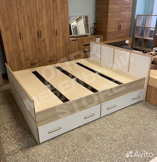 Кровать двуспальная