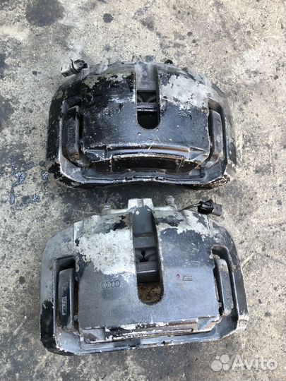 Суппорта передние Audi A8 D3 4E0615123 4E0615124