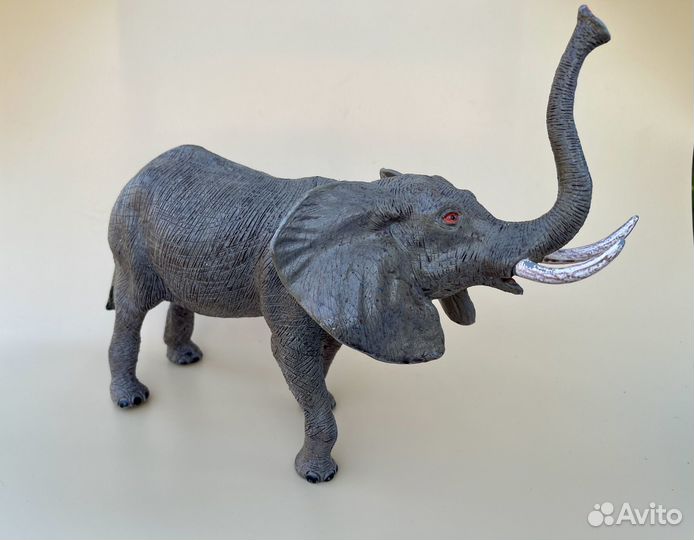 Игрушки животные большие