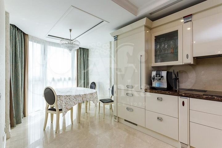 4-к. квартира, 145 м², 16/25 эт.