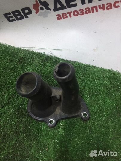 Корпус термостата Ford Focus 2 седан 1.6 shda 2010