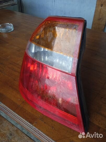 Фара задняя левая chrysler 300m