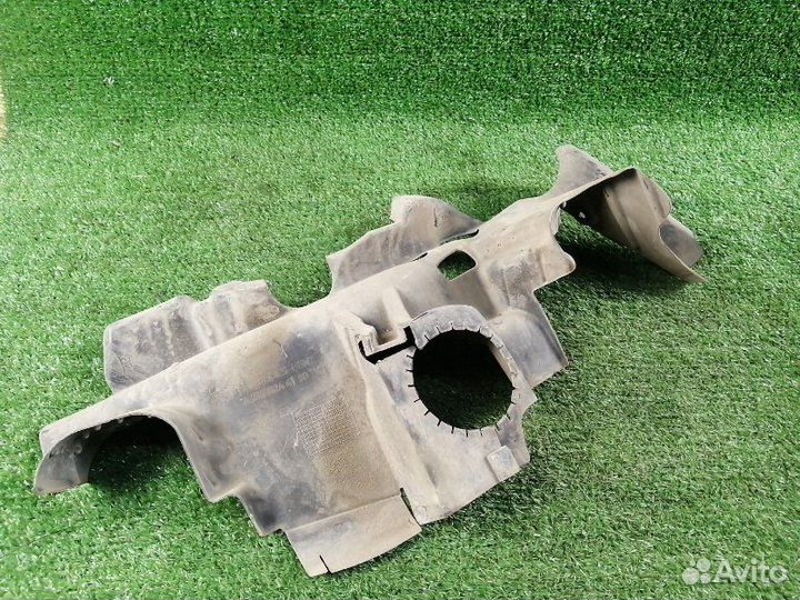 Пыльник переднего подрамника правый Mercedes-Benz