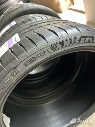Michelin Pilot Sport 4 S 355/25 R21 и 255/30 R20