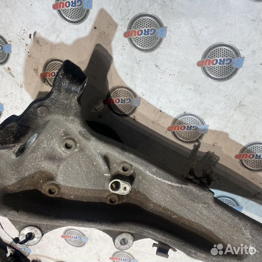 Цапфа переднего колеса Прав. 31216775768 бмв