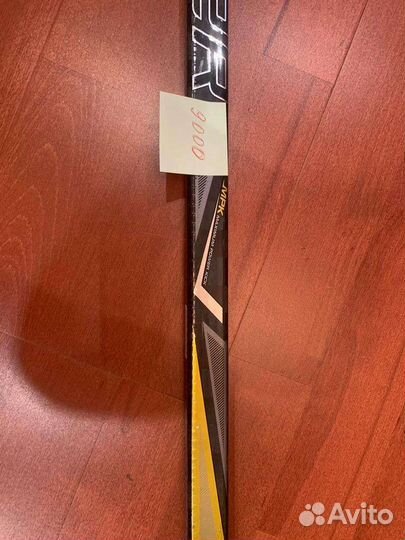 Клюшки шайбы хоккейные