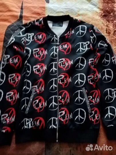 Спортивные костюмы, 2 пары