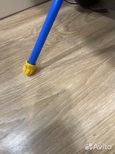 Детский столик и стульчик, плакаты