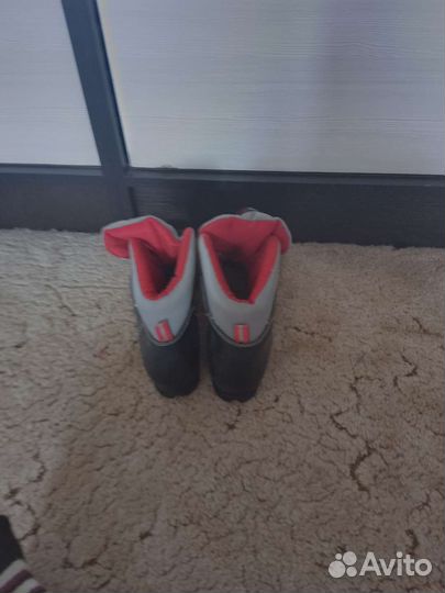 Лыжные ботинки