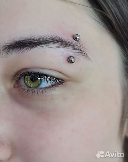 Мастер пирсинга пирсинг микродермалы косметолог