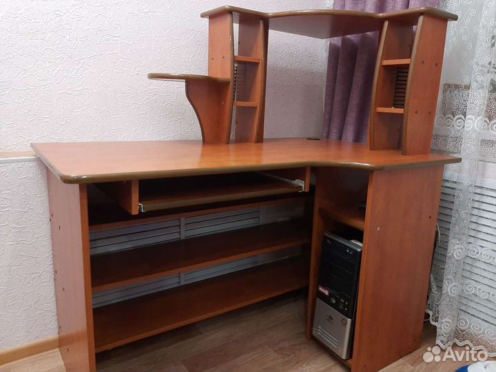 Компьютерный стол новый