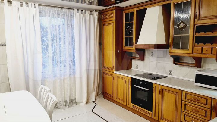 3-к. квартира, 107 м², 3/9 эт.