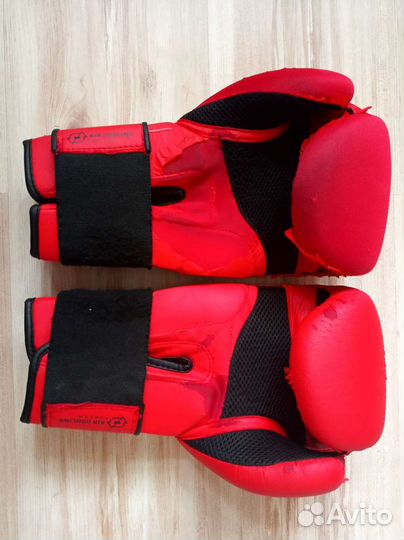 Боксерские перчатки 14 унций