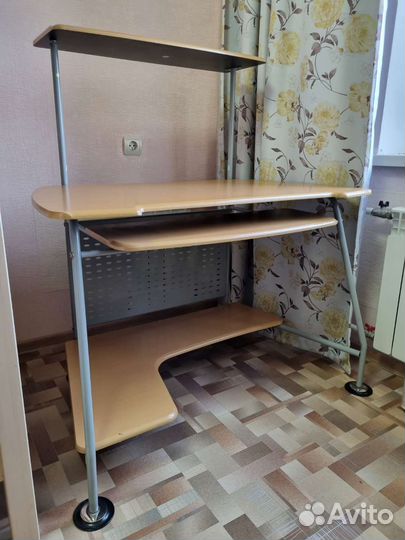 Компьютерный / школьный стол