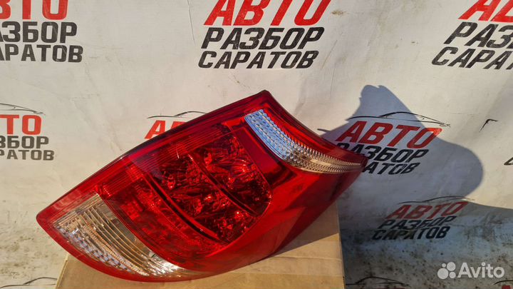 Фонарь правый Toyota Rav 4 v30