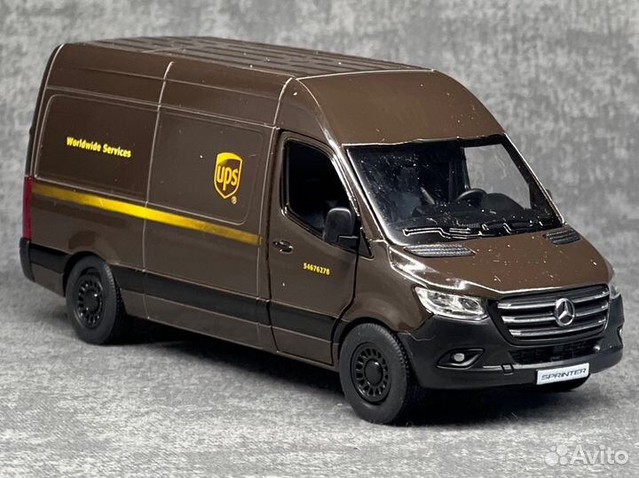 Модель mercede sprinter 1/48 kinsmart