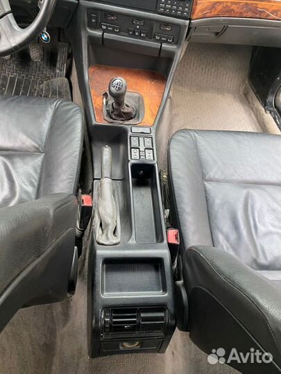 Центральная консоль BMW E32