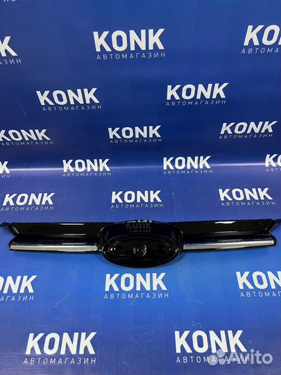 Верхняя решетка глянец на Форд Фокус 3