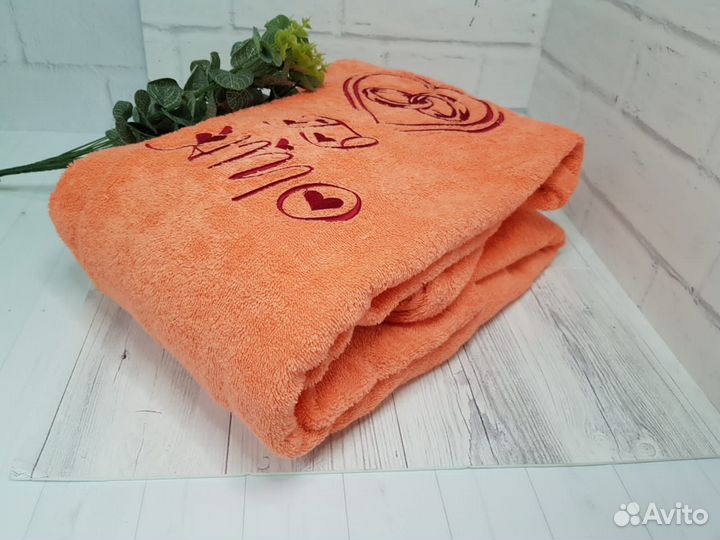 Махровый халат с индивидуальной вышивкой