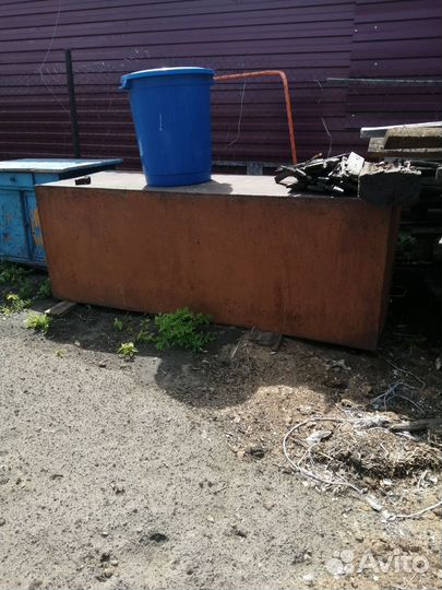 Бак для воды железный