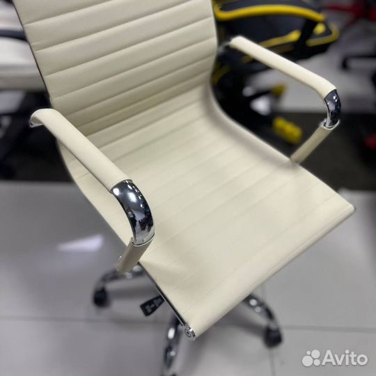 Офисное кресло CH-883 (цвета)