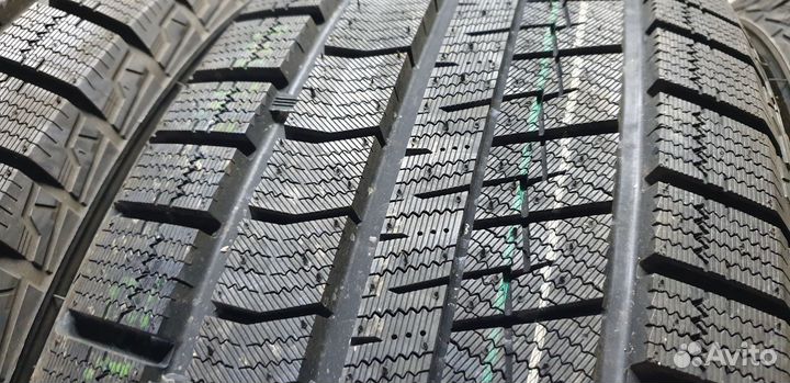 Tracmax X-Privilo S360 215/55 R17 98T