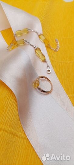 Серебряное кольцо с янтарем