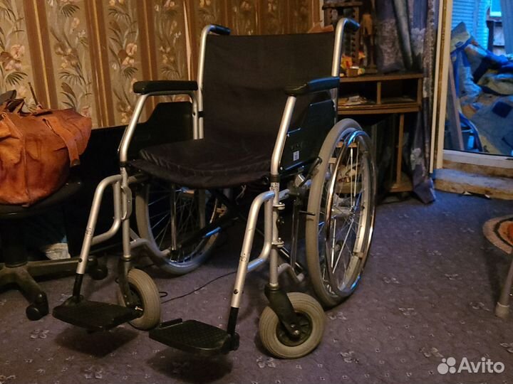 Инвалидная коляска складная бу