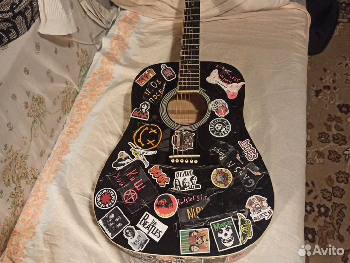 Акустическая гитара