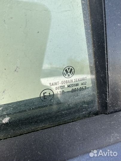 Volkswagen golf 5 дверь jetta