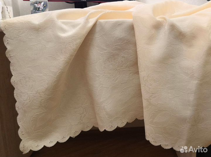 Скатерть кремовая, 210х150 см