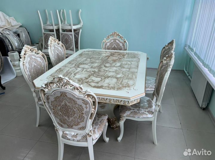 Стол и Стулья