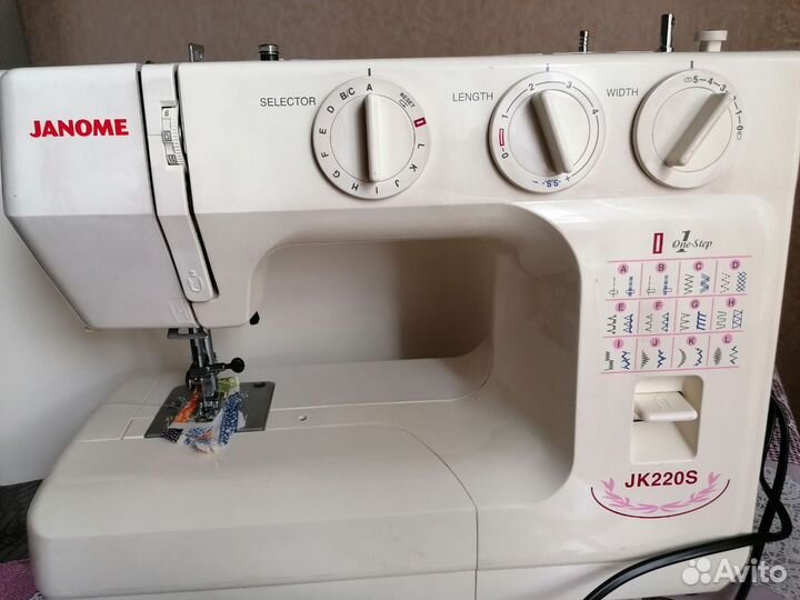 Швейная машинка janome