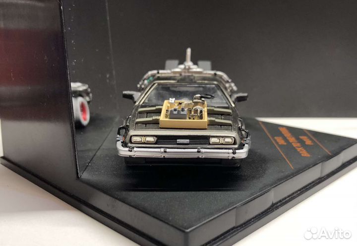 Модель автомобиля DeLorean DMC-12 1:43 Vitesse