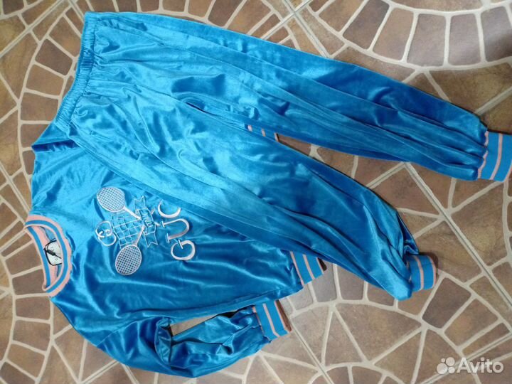 Костюм спортивный