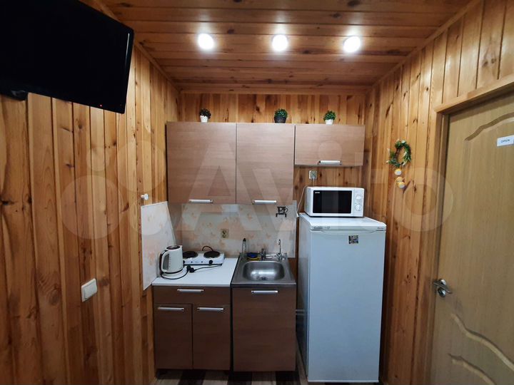 Дом 27 м² на участке 5 сот.