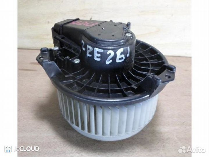 Мотор печки на toyota allion ZRT261 3ZR-FAE