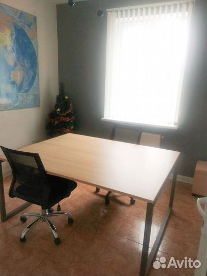 Стол для переговоров