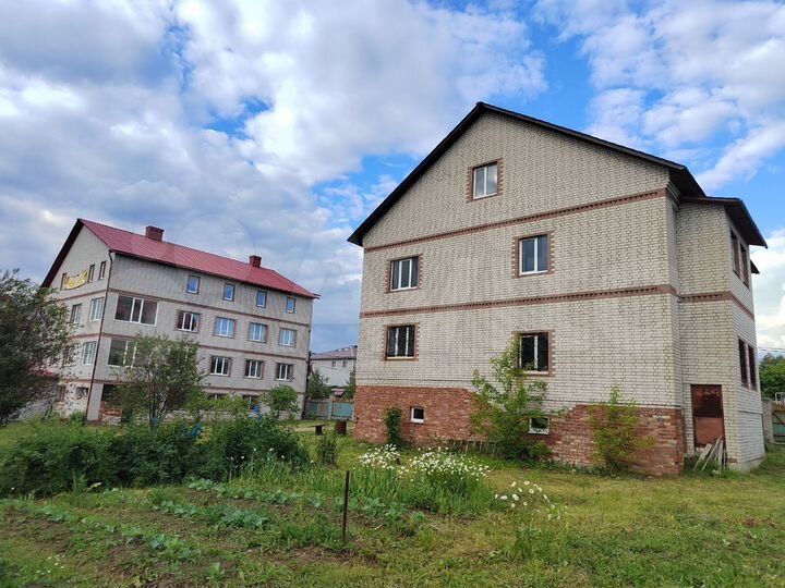 Дом 450,5 м² на участке 17,5 сот.