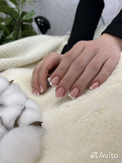 Маникюр и педикюр