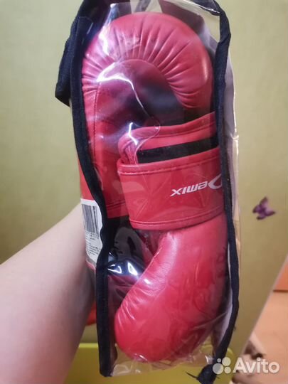 Боксерские перчатки детские 4 oz и лапы demix