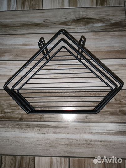 Полка угловая металлическая в ванную или кухню